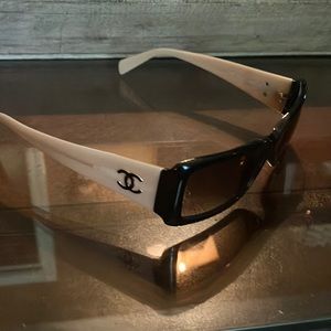 CHANEL vintage sunglasses rare!